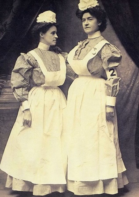 early 1900's nursing uniforms