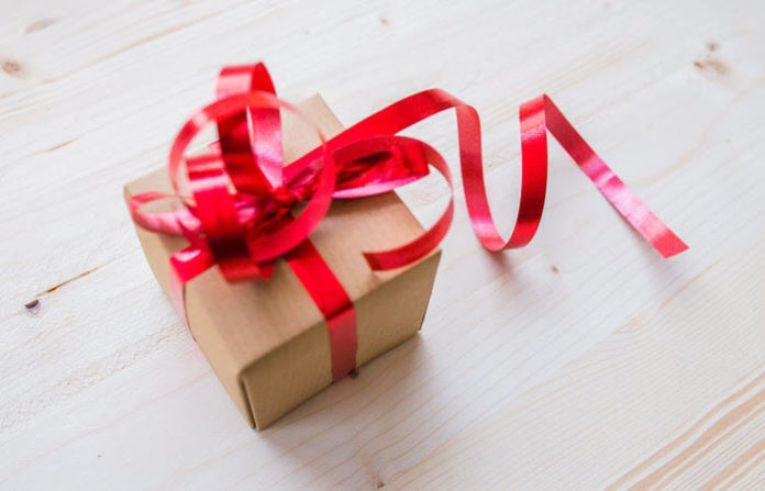 23 Awesome Gift Ideas Nurses Will Adore - NurseBuff